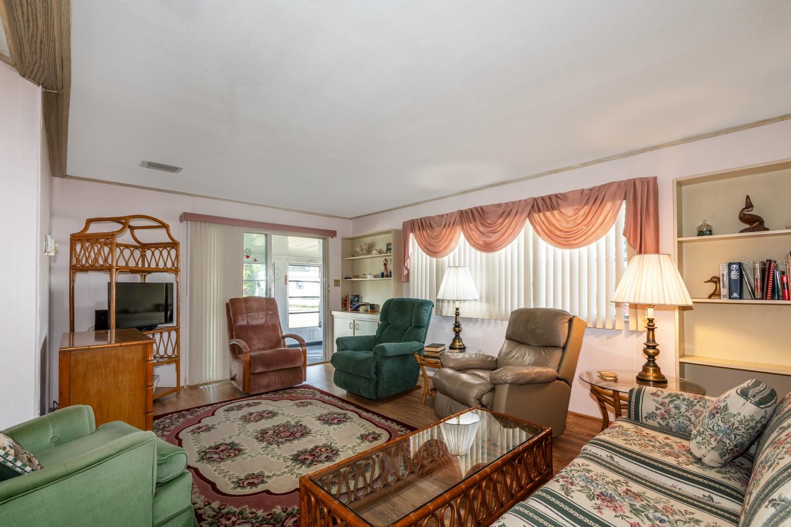 1050 GENEVA WAY, GRAND ISLAND, FL, 32735