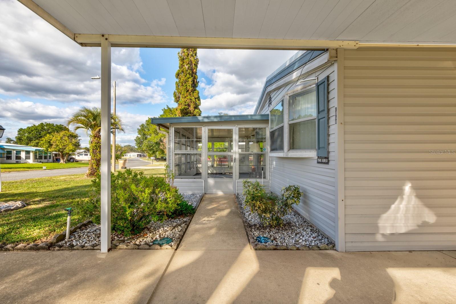 1050 GENEVA WAY, GRAND ISLAND, FL, 32735