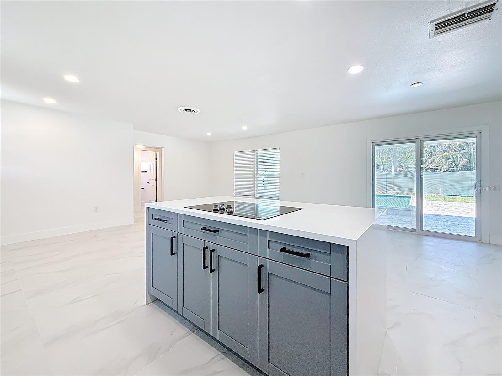 3900 ALABAMA AVE NE, ST PETERSBURG, FL, 33703