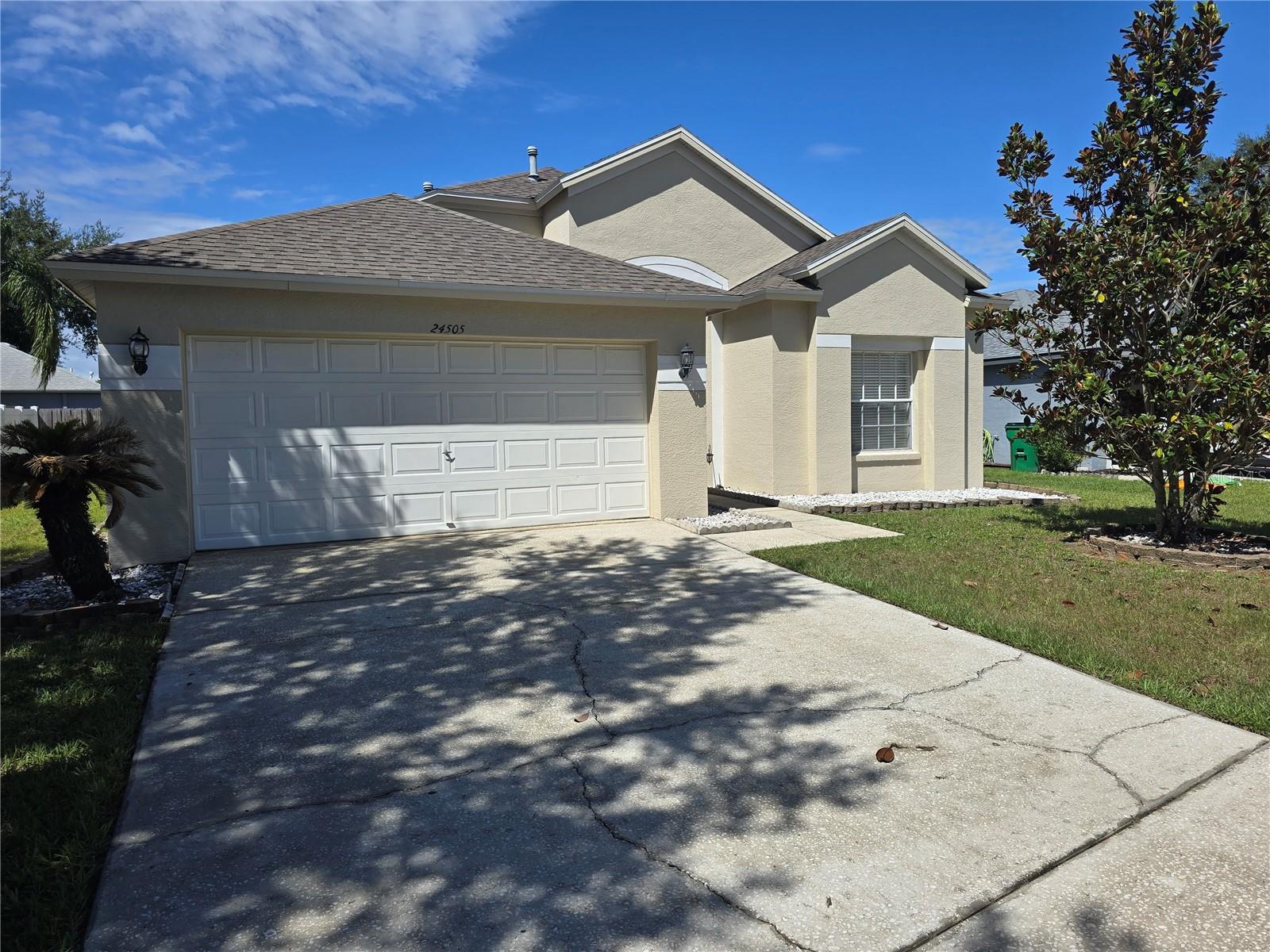 24505 LANDING DR, LUTZ, FL, 33559