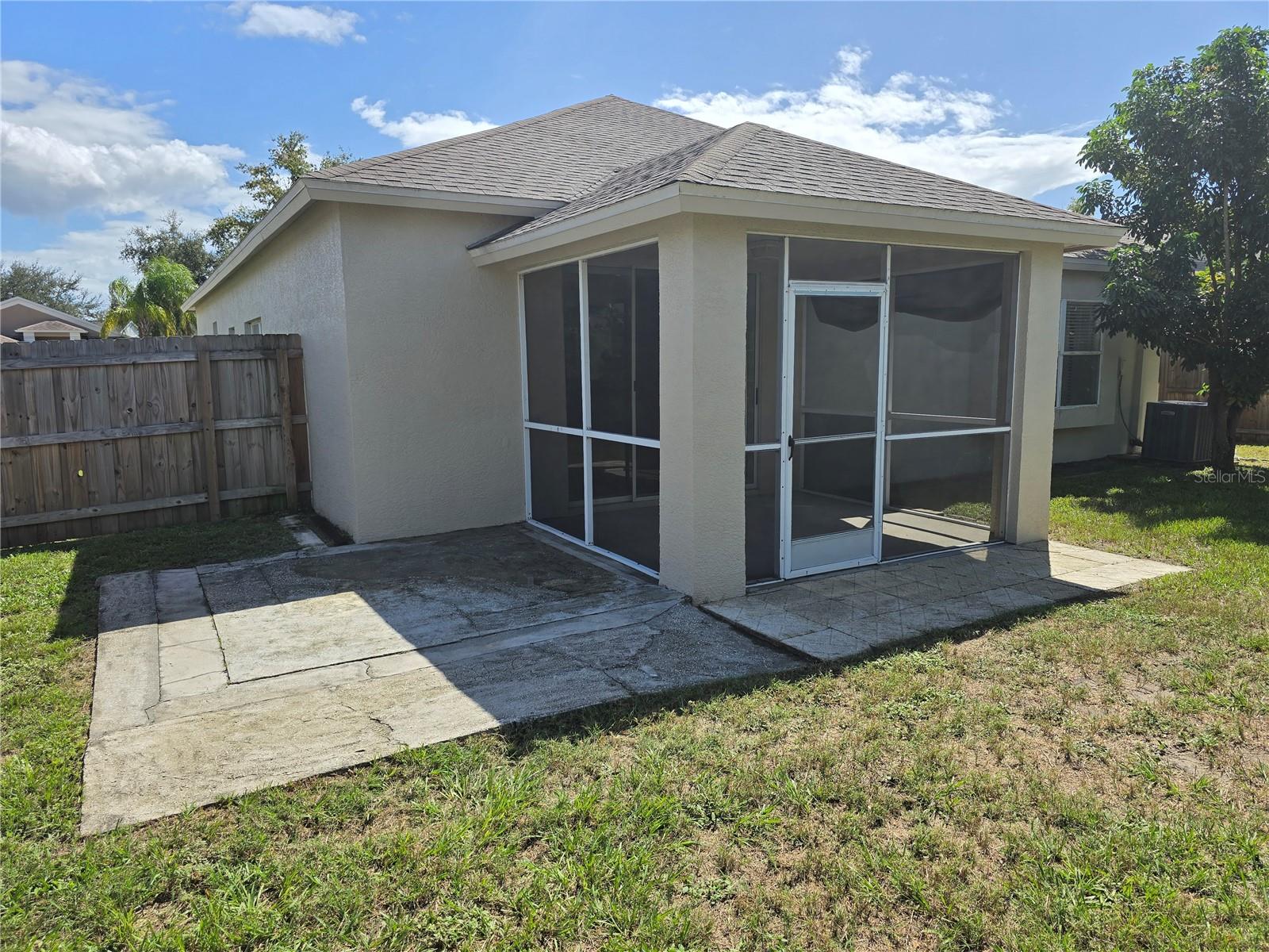 24505 LANDING DR, LUTZ, FL, 33559