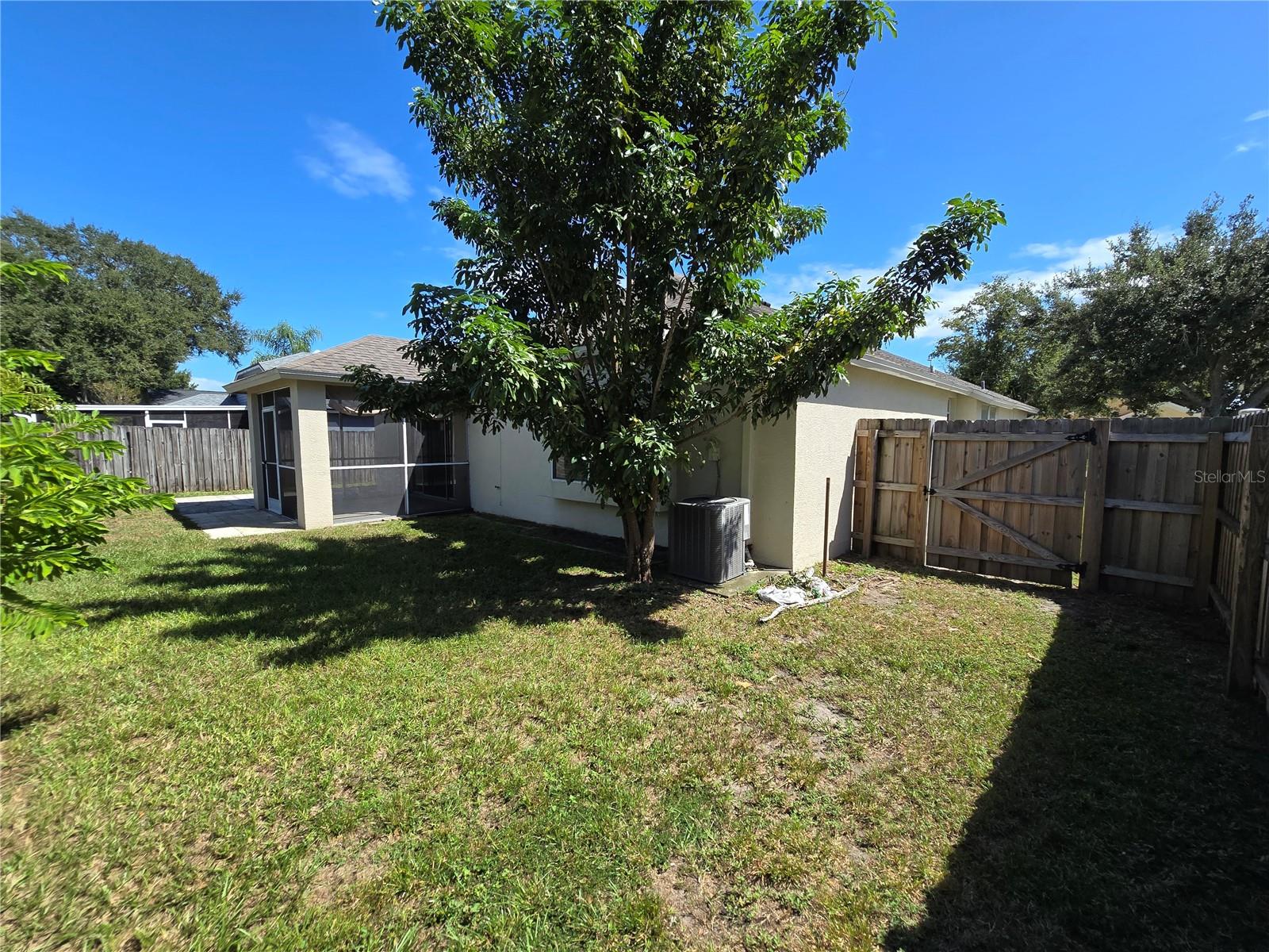 24505 LANDING DR, LUTZ, FL, 33559