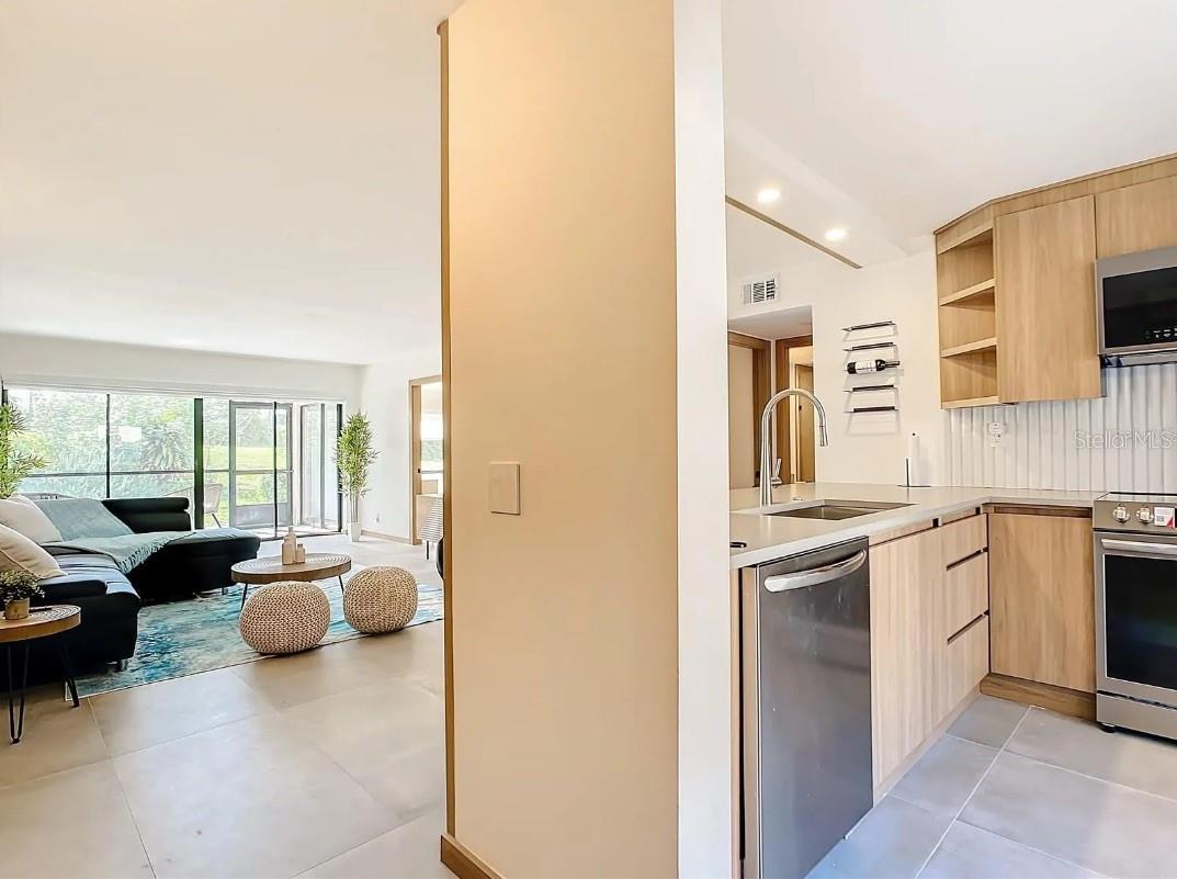 5532 PUERTA DEL SOL BLVD S #136, ST PETERSBURG, FL, 33715