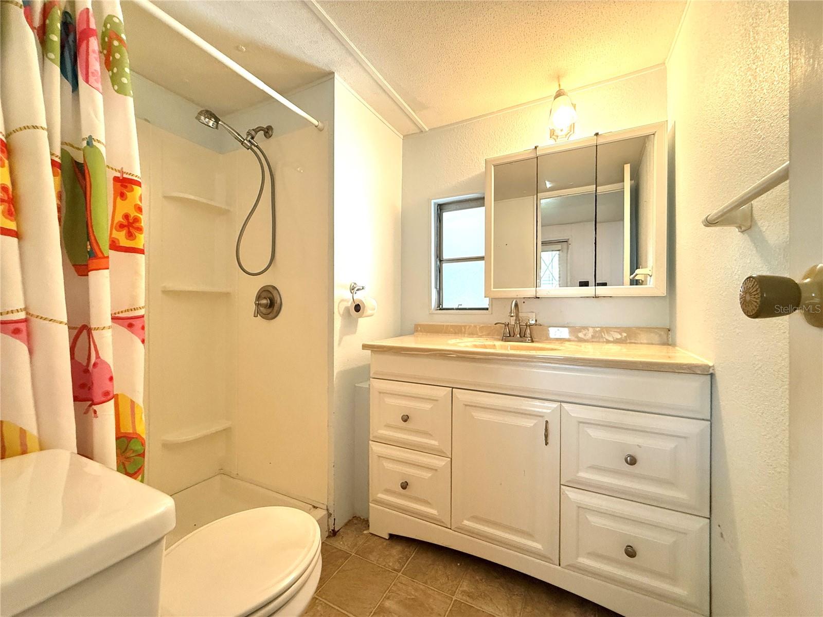 104 E SAINT JOHNS WAY, APOLLO BEACH, FL, 33572