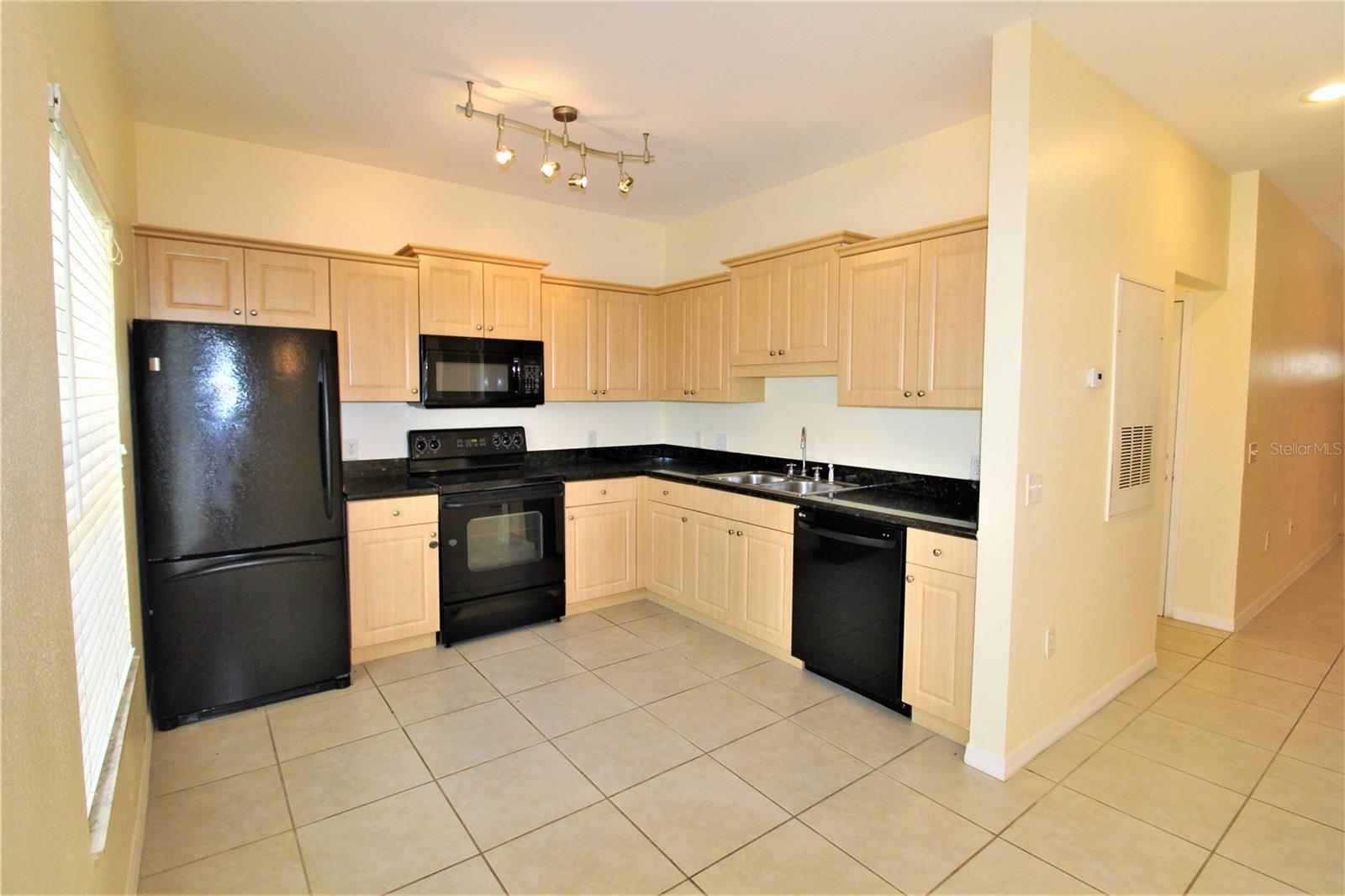 7648 PLANTATION CIR, BRADENTON, FL, 34201