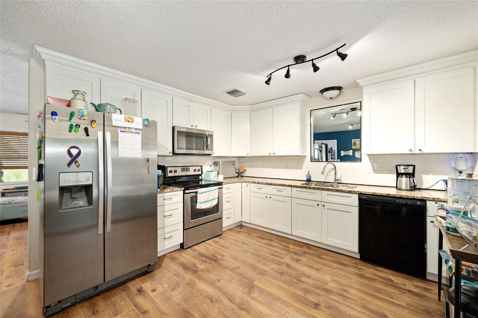 39337 N MEYERS RD, LADY LAKE, FL, 32159