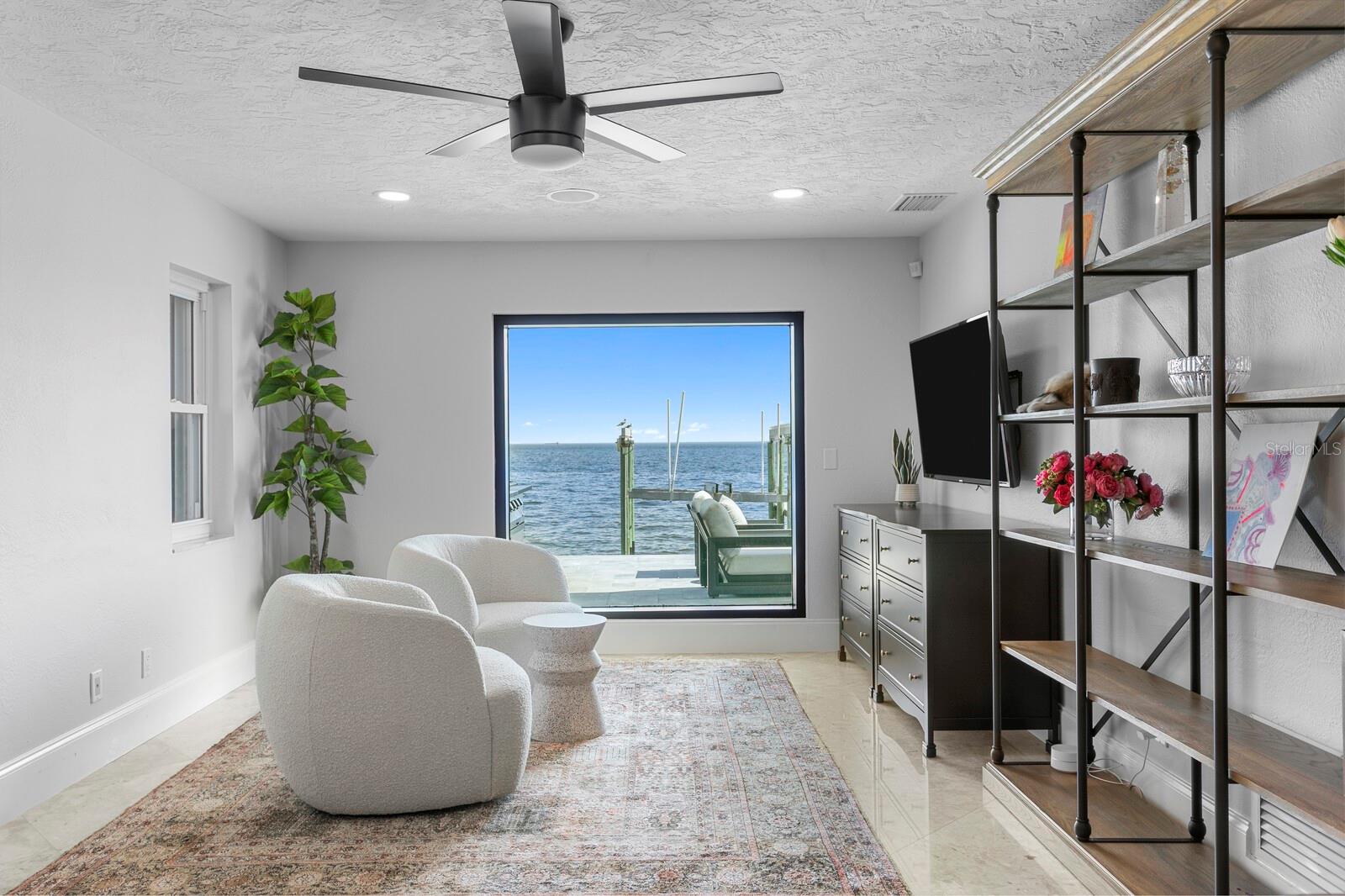 TB8435895 Property Photo