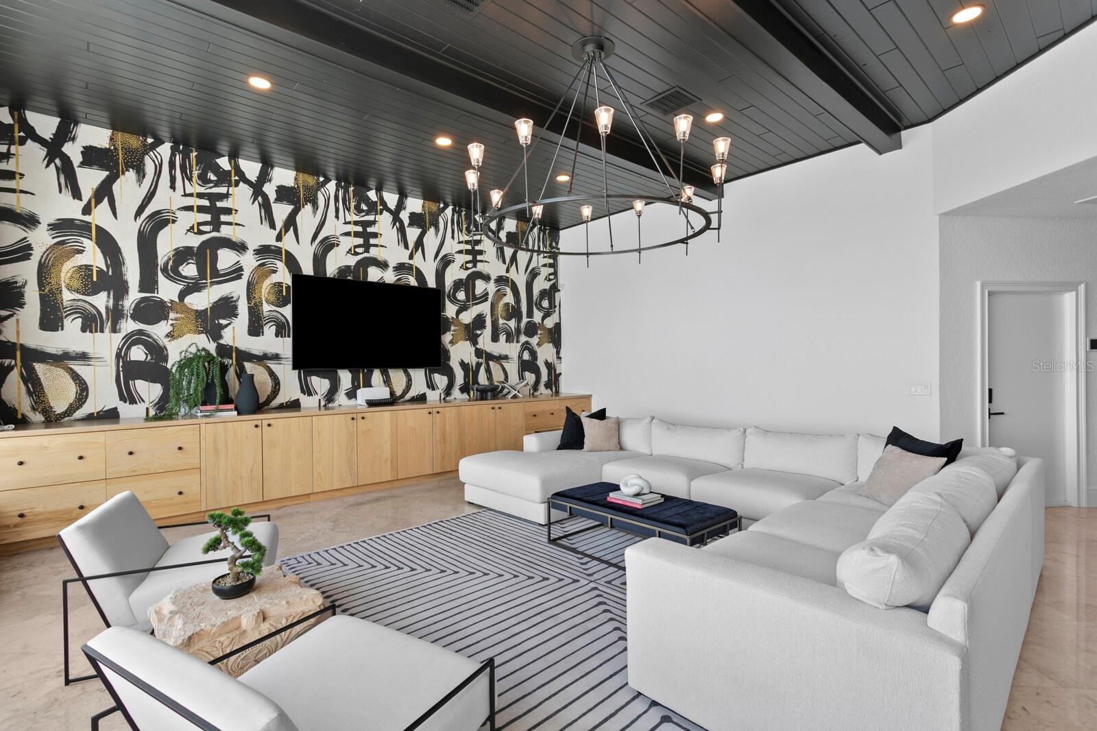 TB8435895 Property Photo