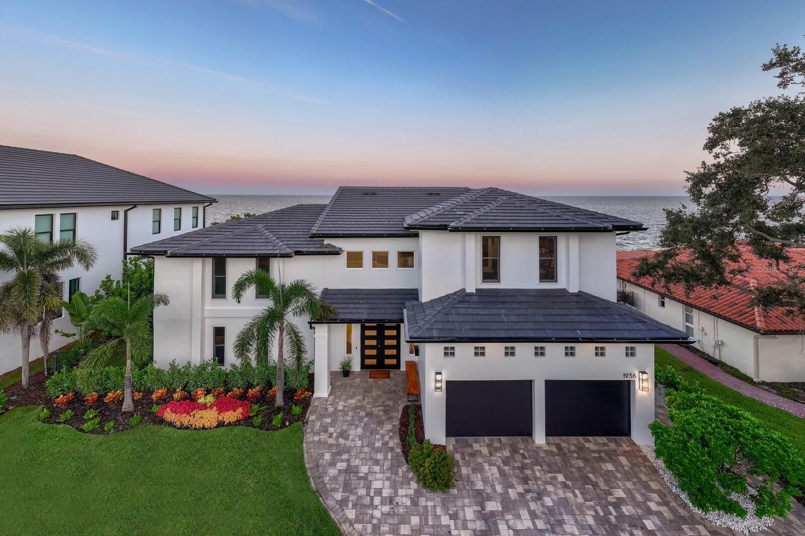 TB8435895 Property Photo