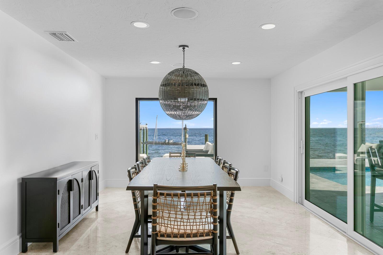 TB8435895 Property Photo