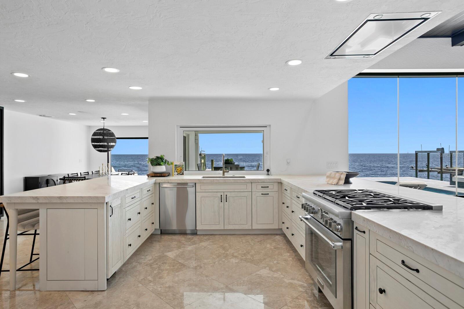 TB8435895 Property Photo