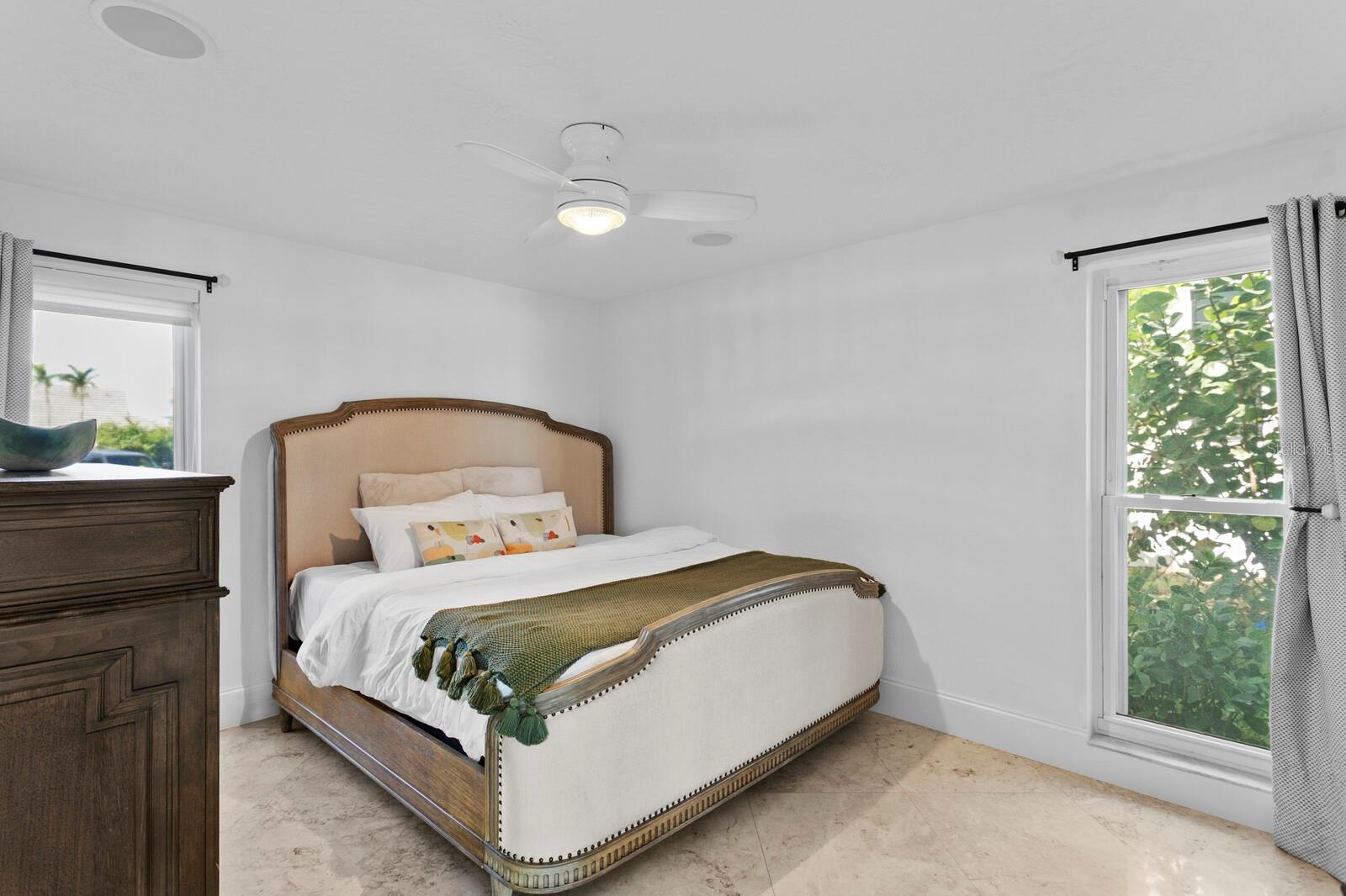 TB8435895 Property Photo