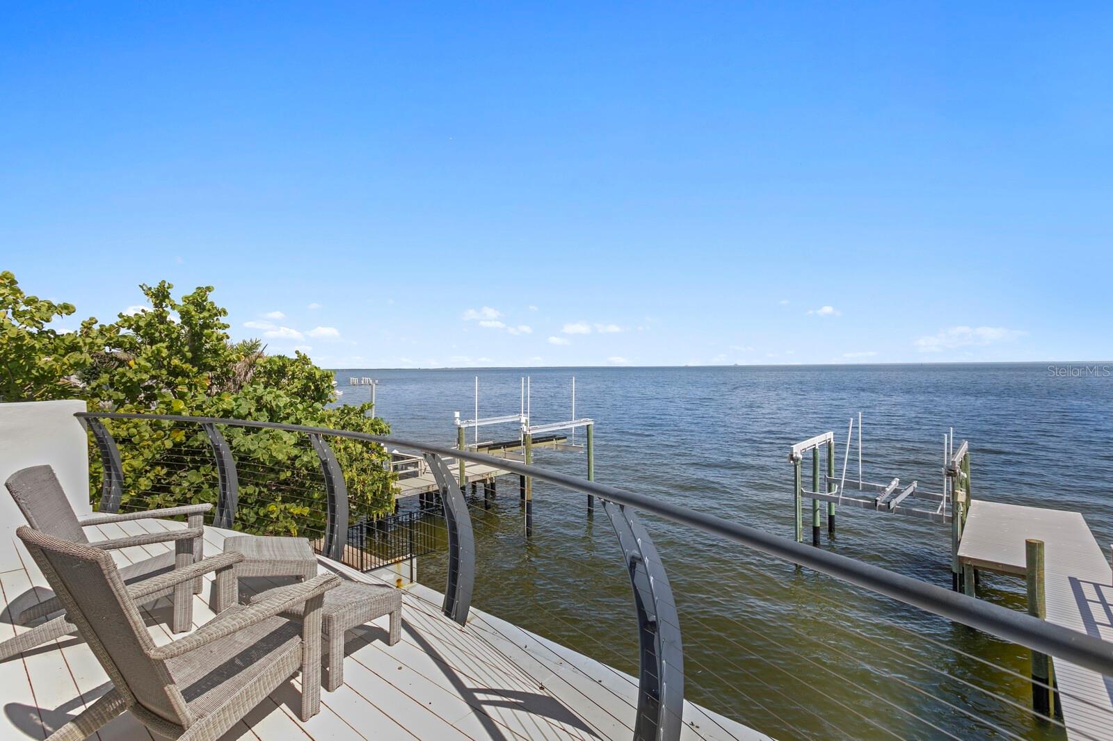 TB8435895 Property Photo