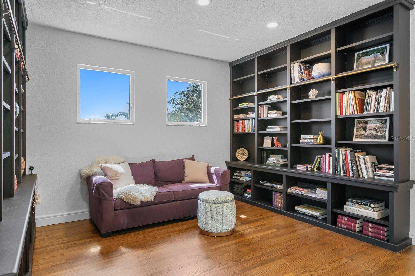 TB8435895 Property Photo