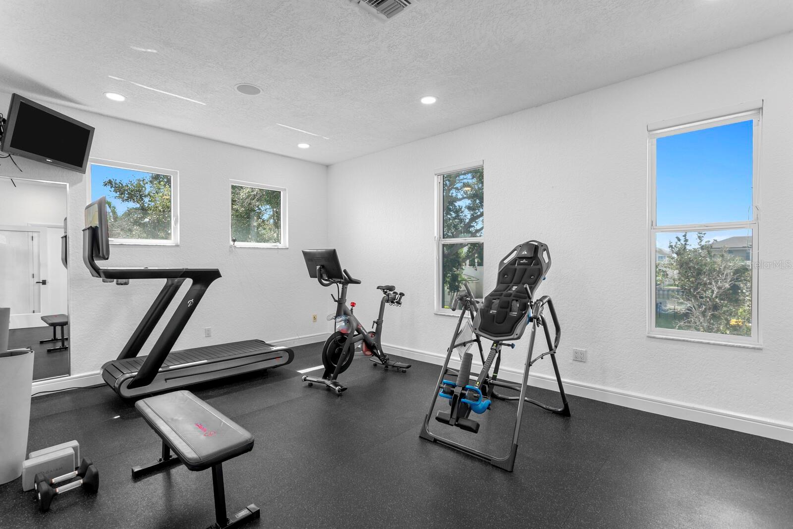 TB8435895 Property Photo