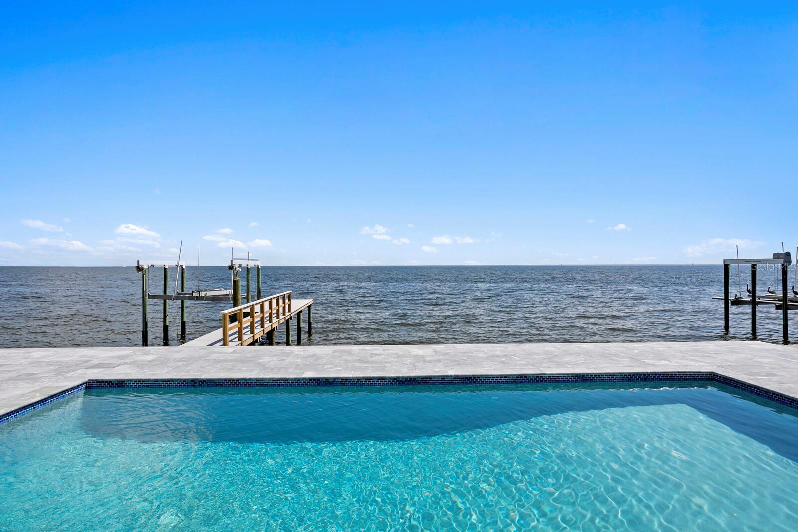 TB8435895 Property Photo