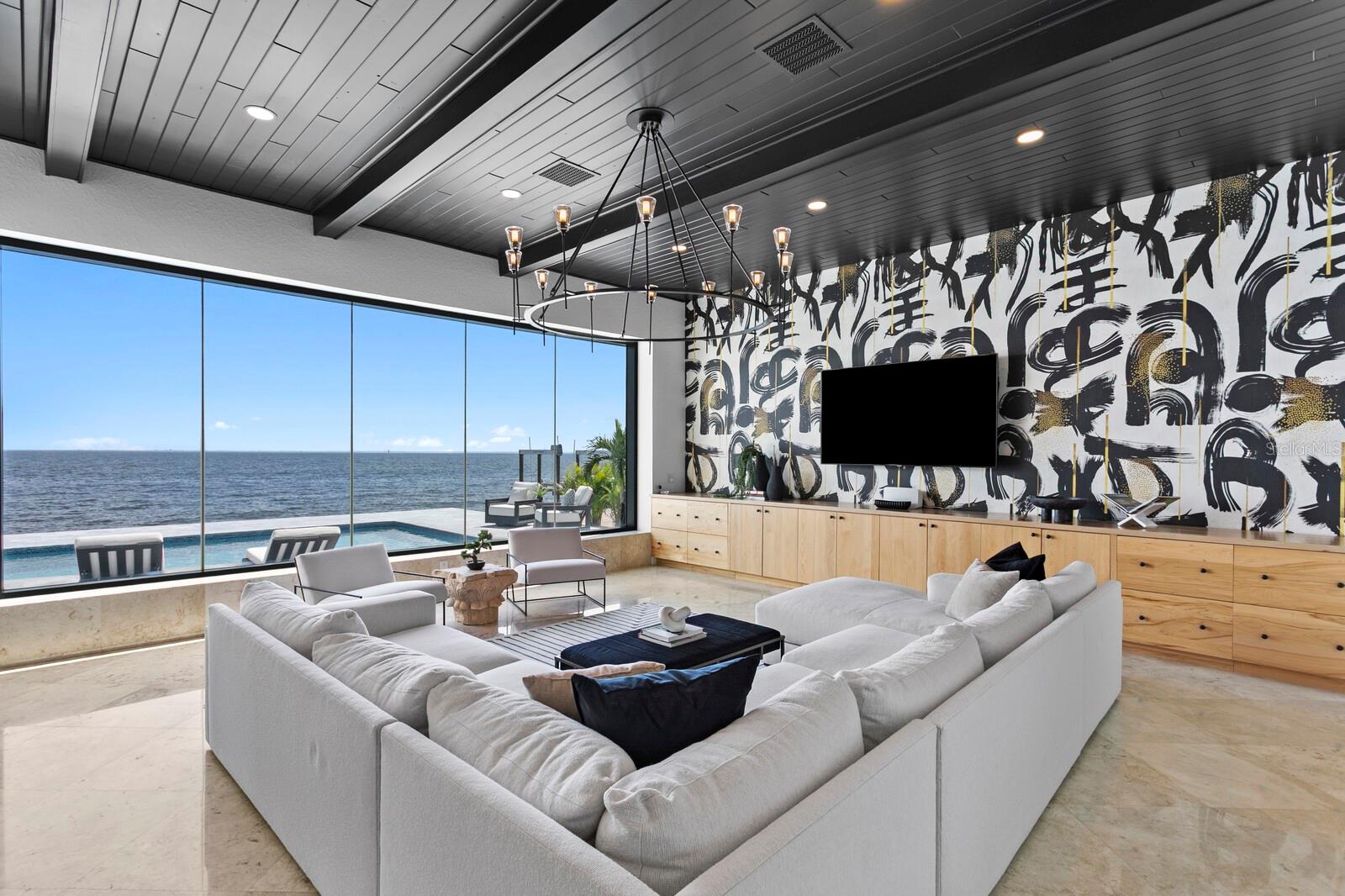 TB8435895 Property Photo