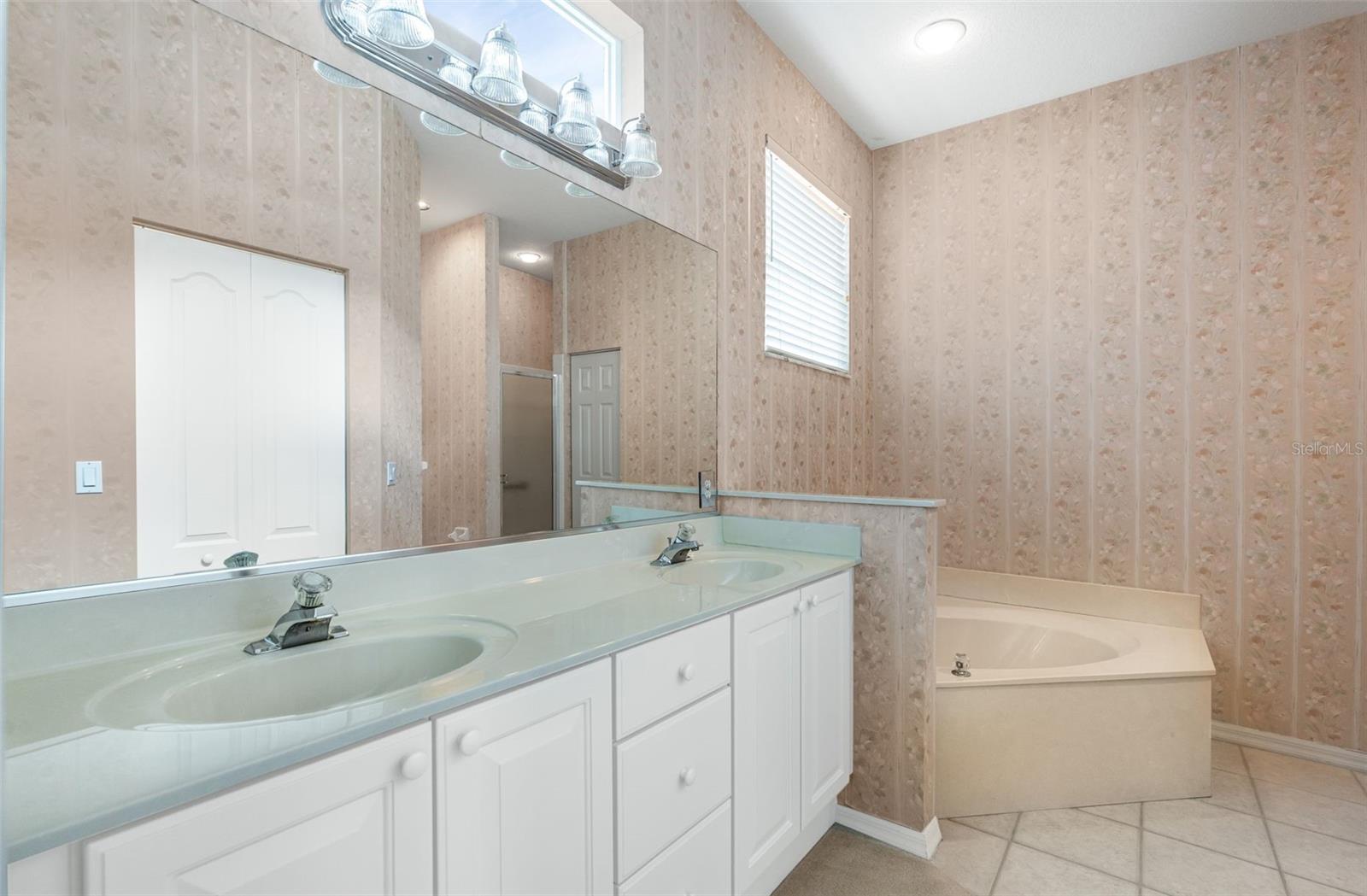 143 TALL TREES CT, SARASOTA, FL, 34232