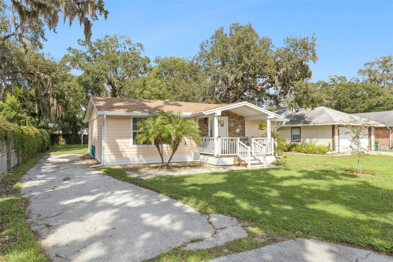 1011 LIBERTY AVE, MOUNT DORA, FL, 32757