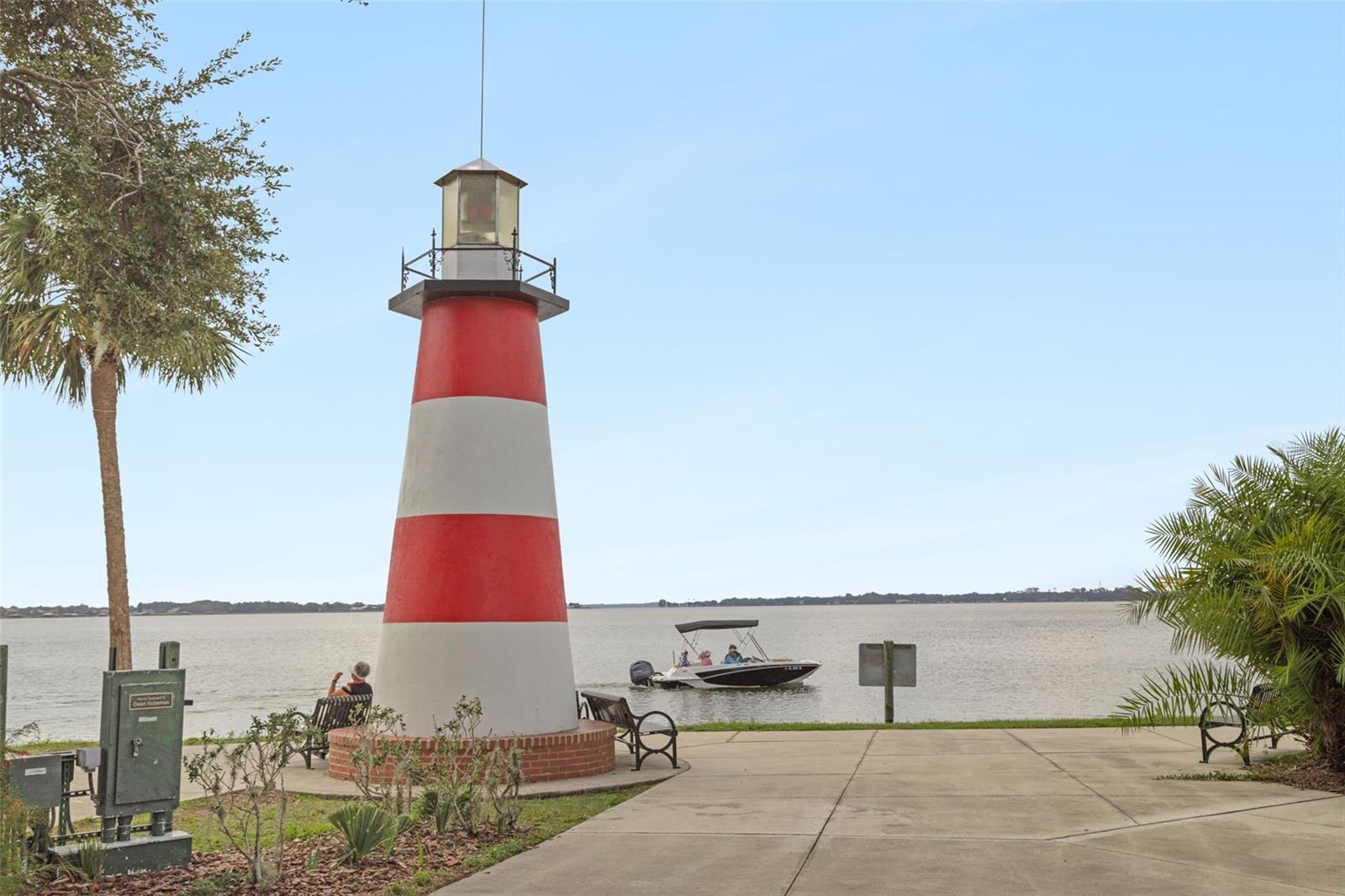 1011 LIBERTY AVE, MOUNT DORA, FL, 32757