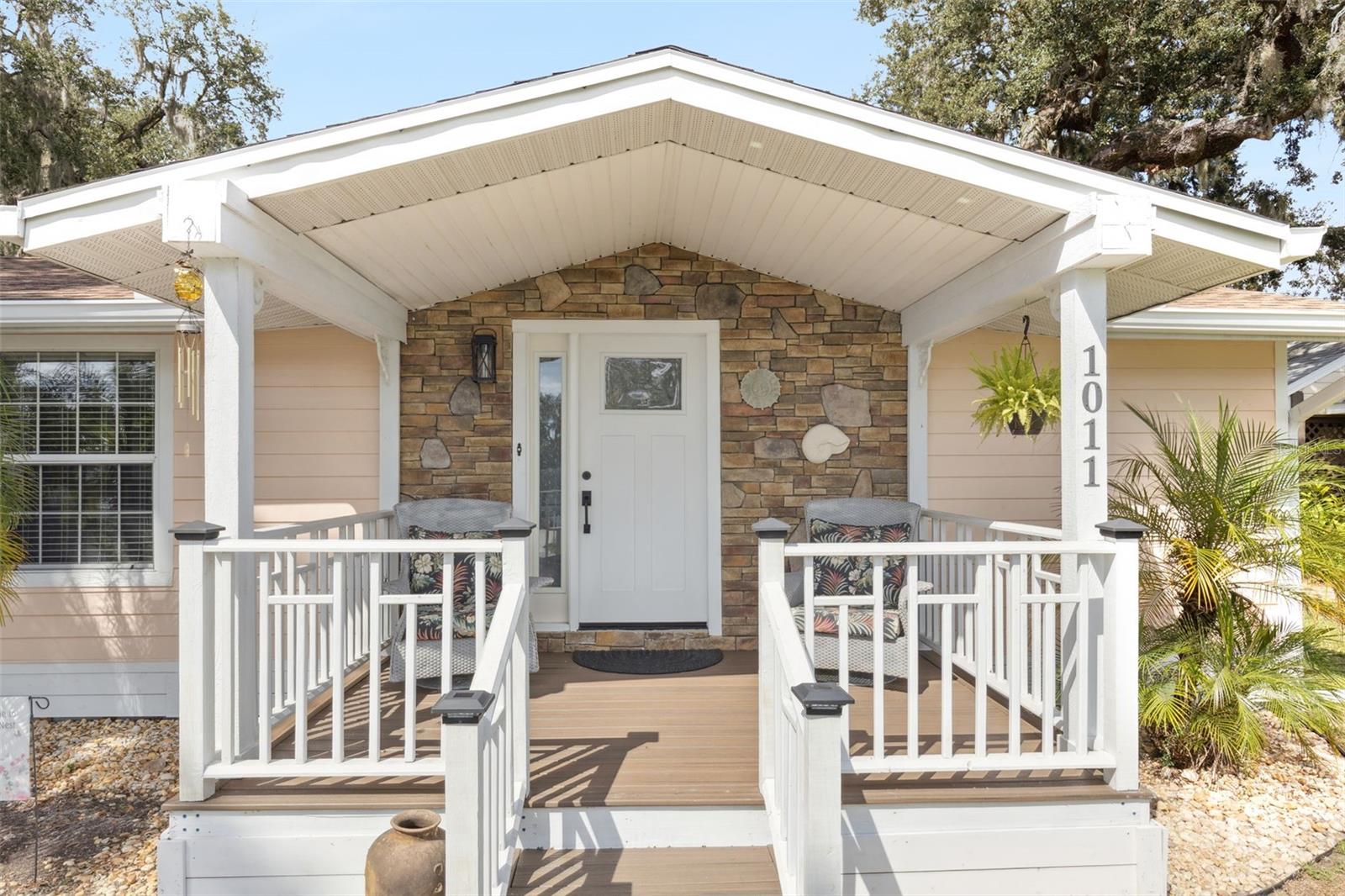 1011 LIBERTY AVE, MOUNT DORA, FL, 32757