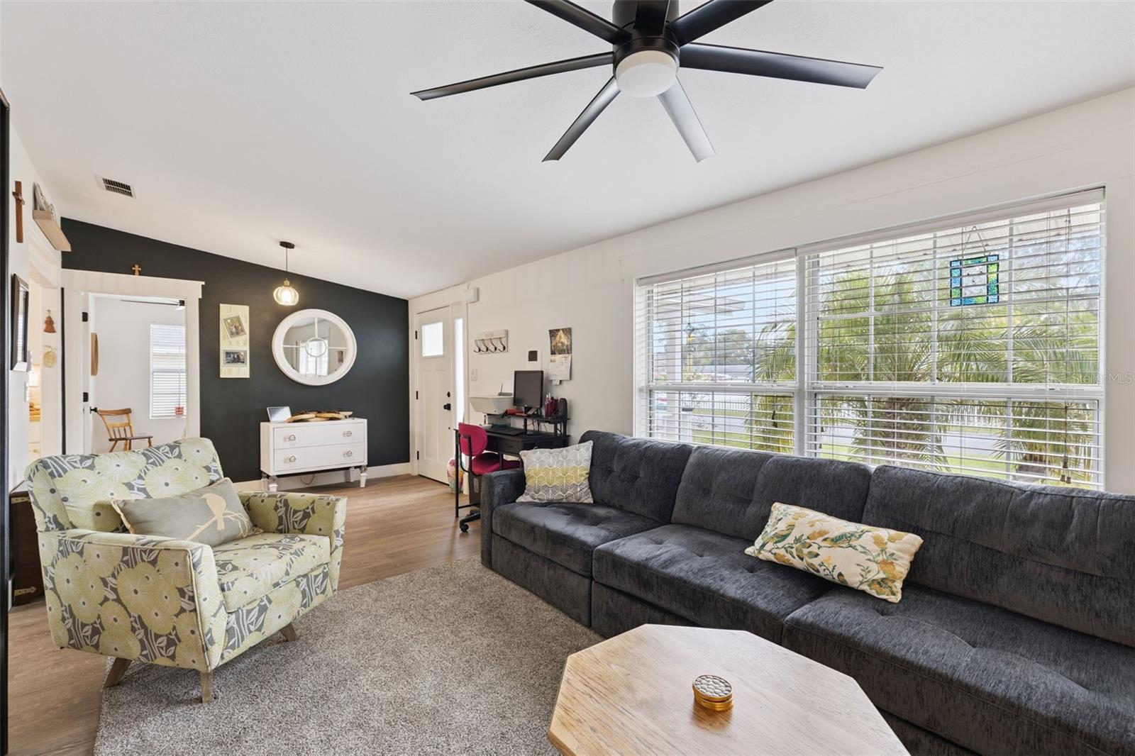 1011 LIBERTY AVE, MOUNT DORA, FL, 32757