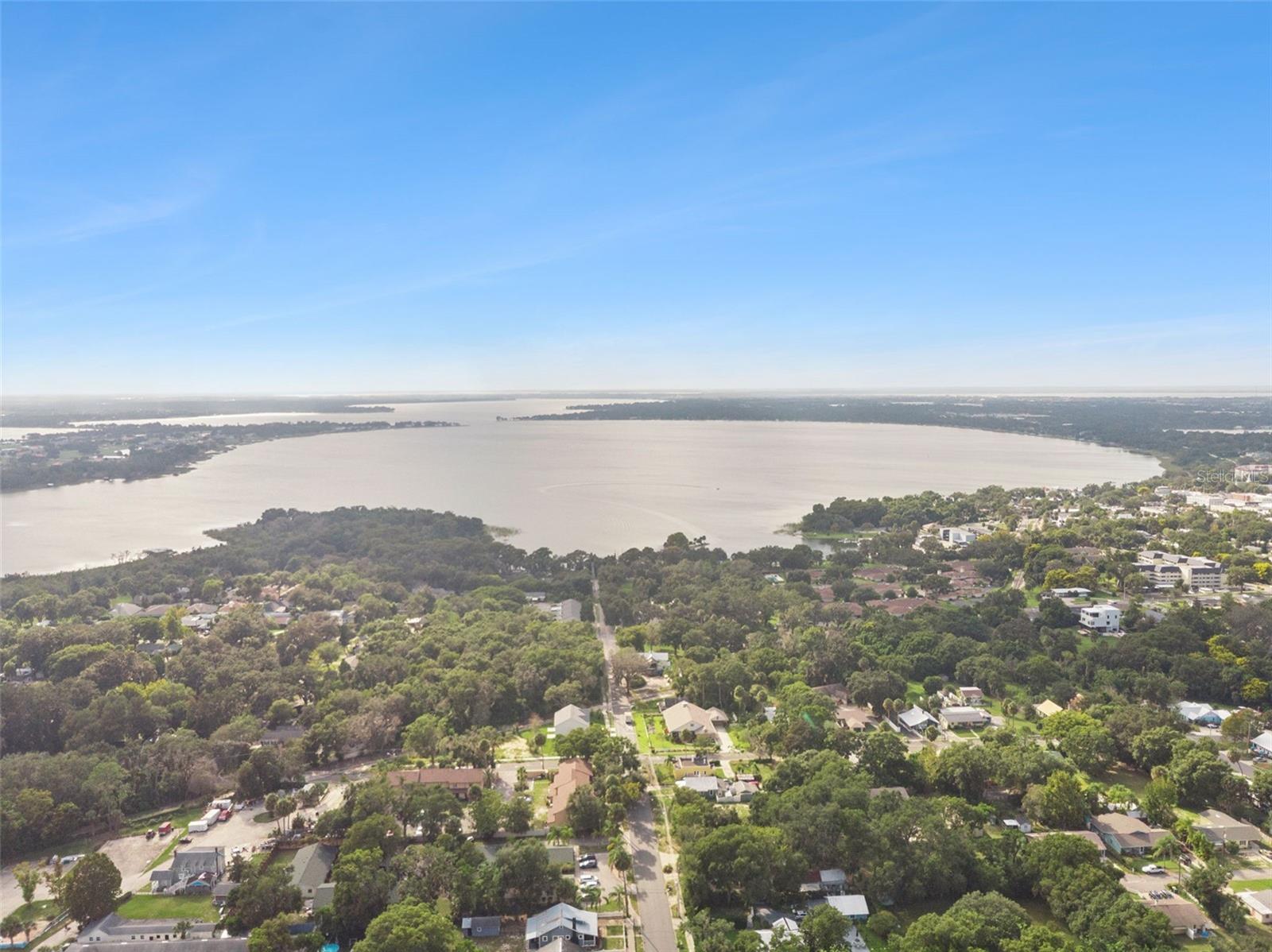 1011 LIBERTY AVE, MOUNT DORA, FL, 32757