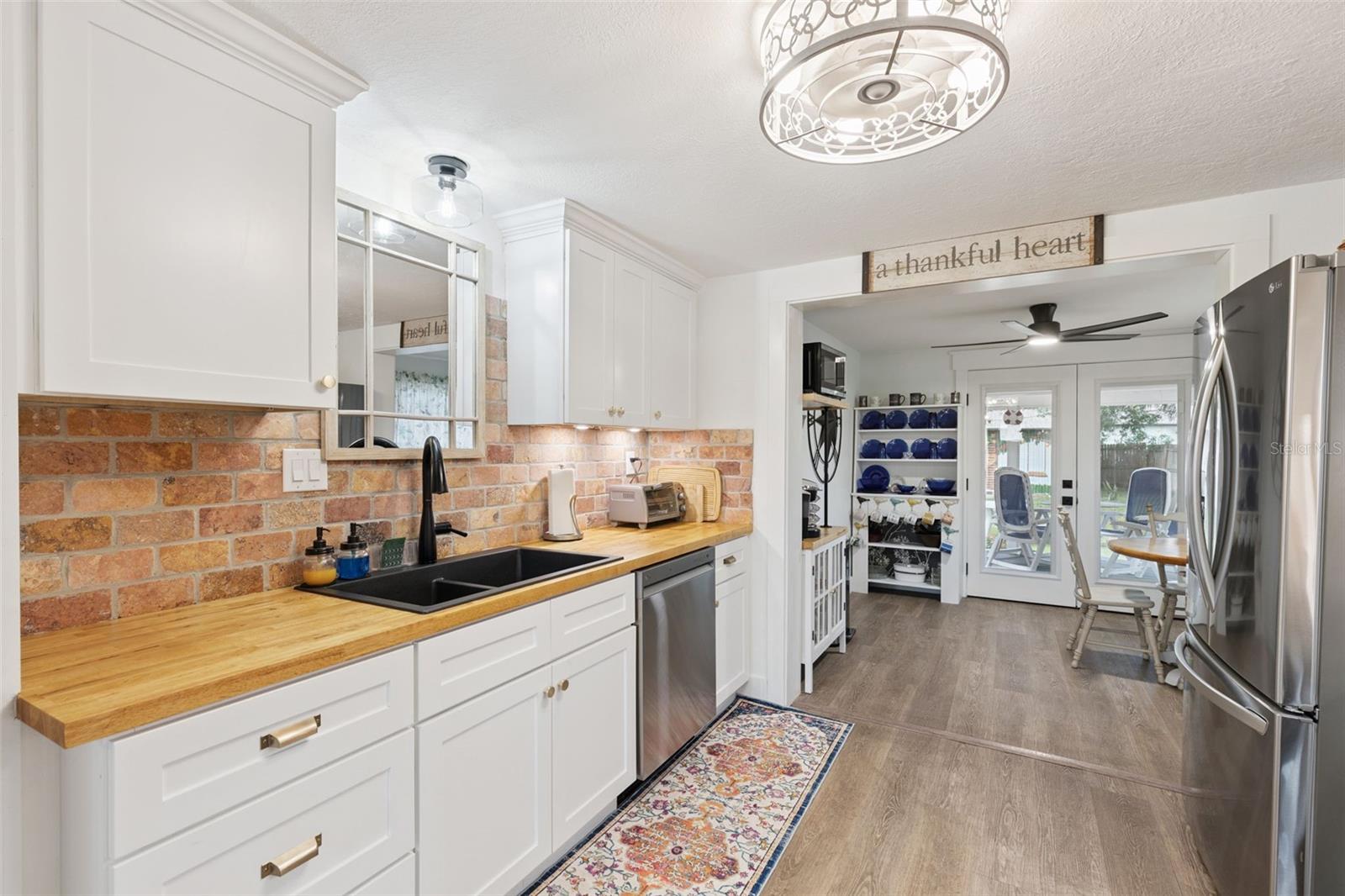 1011 LIBERTY AVE, MOUNT DORA, FL, 32757