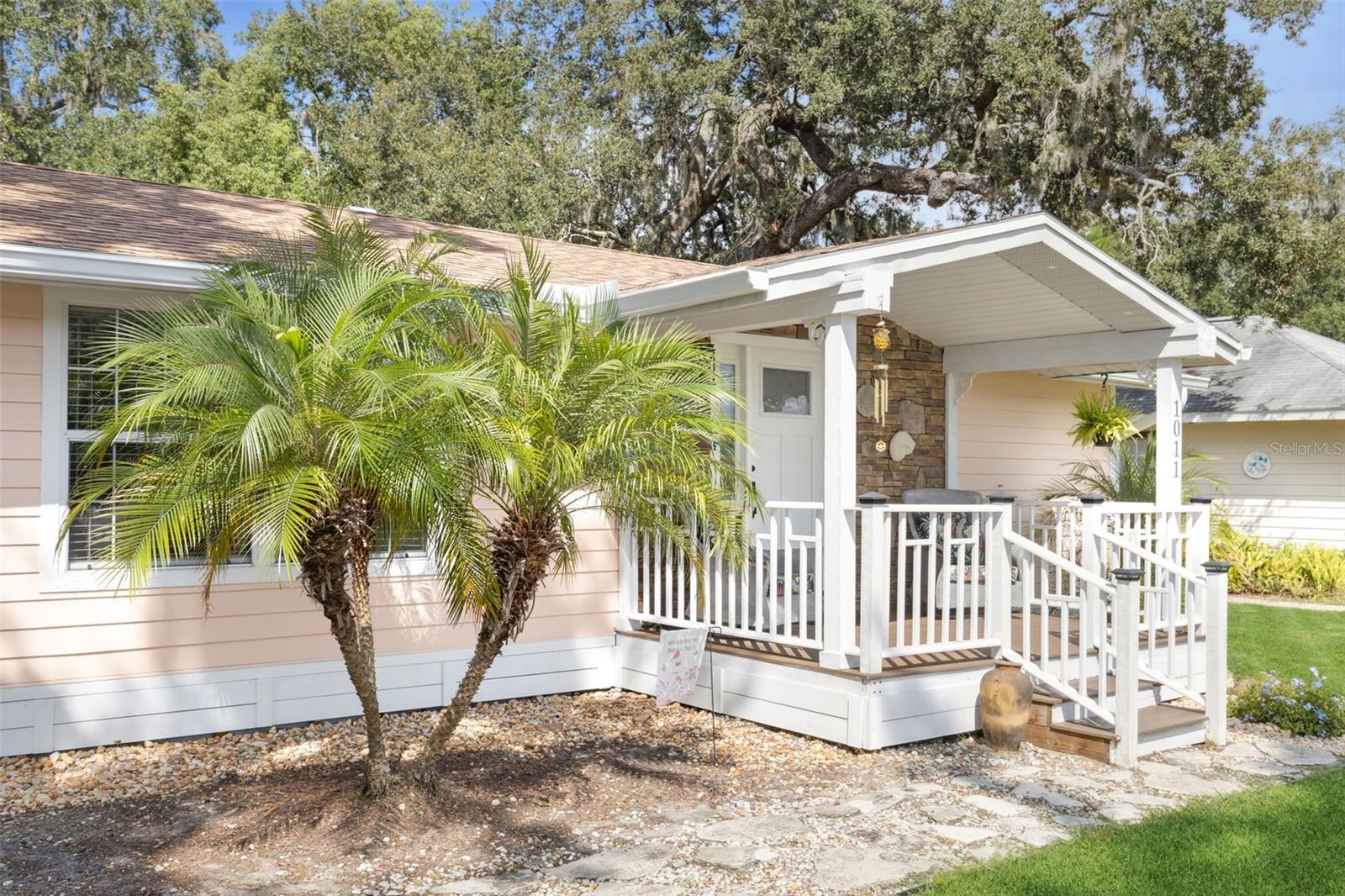 1011 LIBERTY AVE, MOUNT DORA, FL, 32757