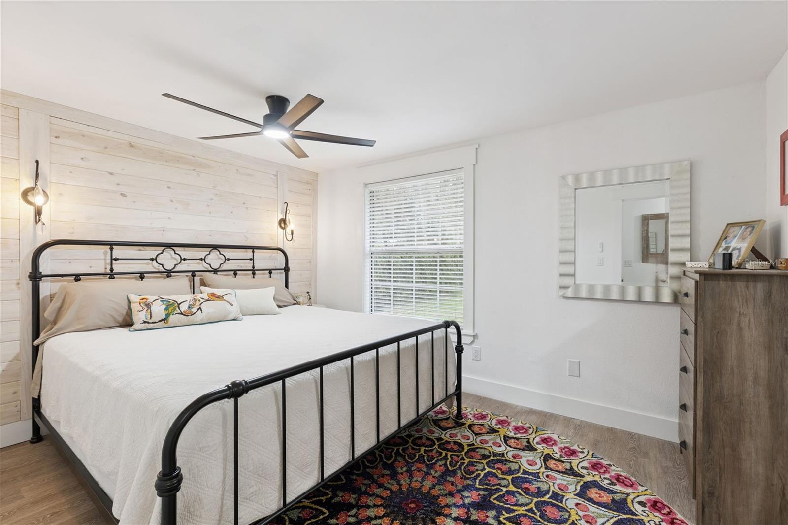 1011 LIBERTY AVE, MOUNT DORA, FL, 32757