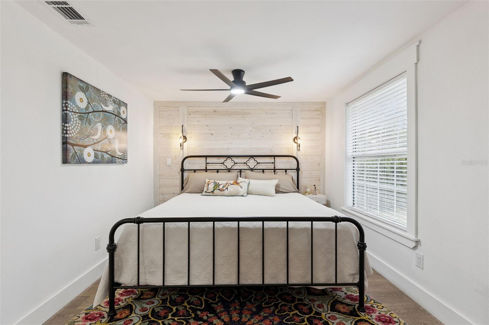 1011 LIBERTY AVE, MOUNT DORA, FL, 32757