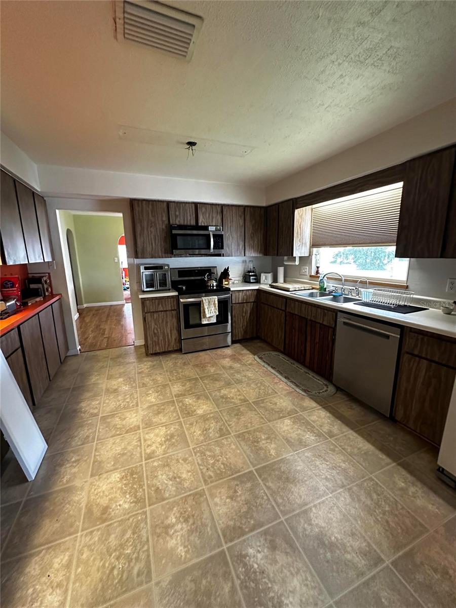 1109 N BURTON ST, PLANT CITY, FL, 33563