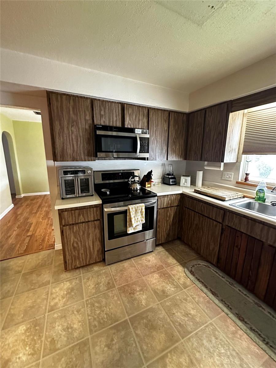 1109 N BURTON ST, PLANT CITY, FL, 33563