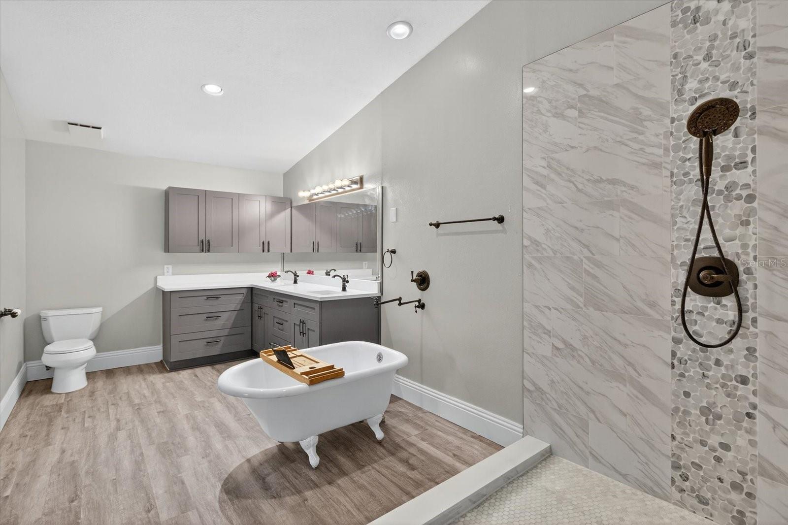 3238 CULLENDALE DR, TAMPA, FL, 33618