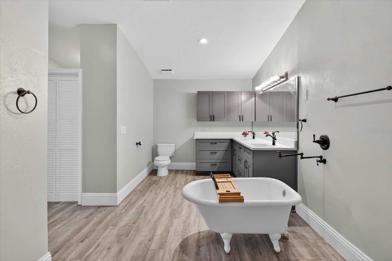 3238 CULLENDALE DR, TAMPA, FL, 33618