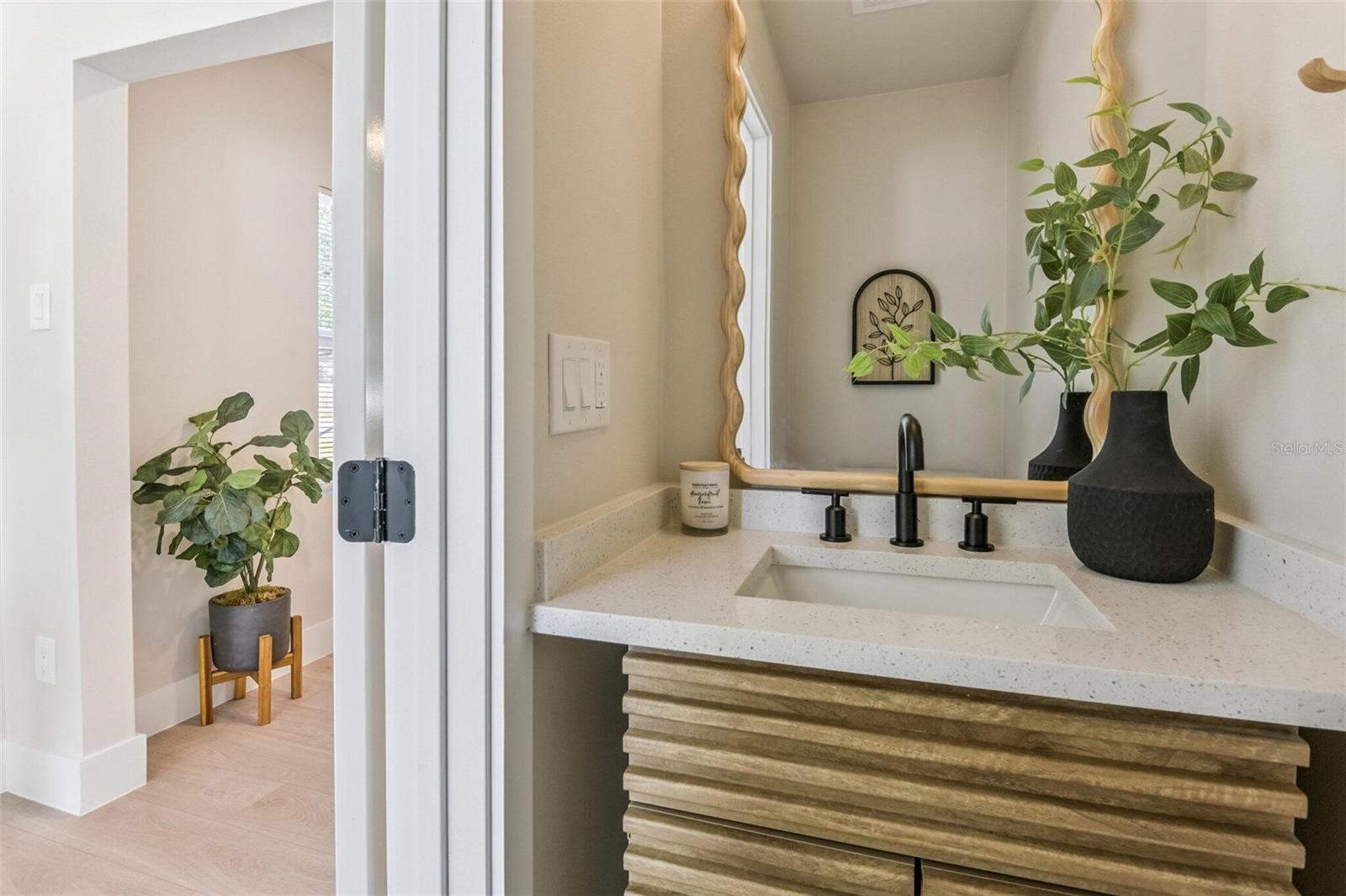 2001 37TH ST S, ST PETERSBURG, FL, 33711