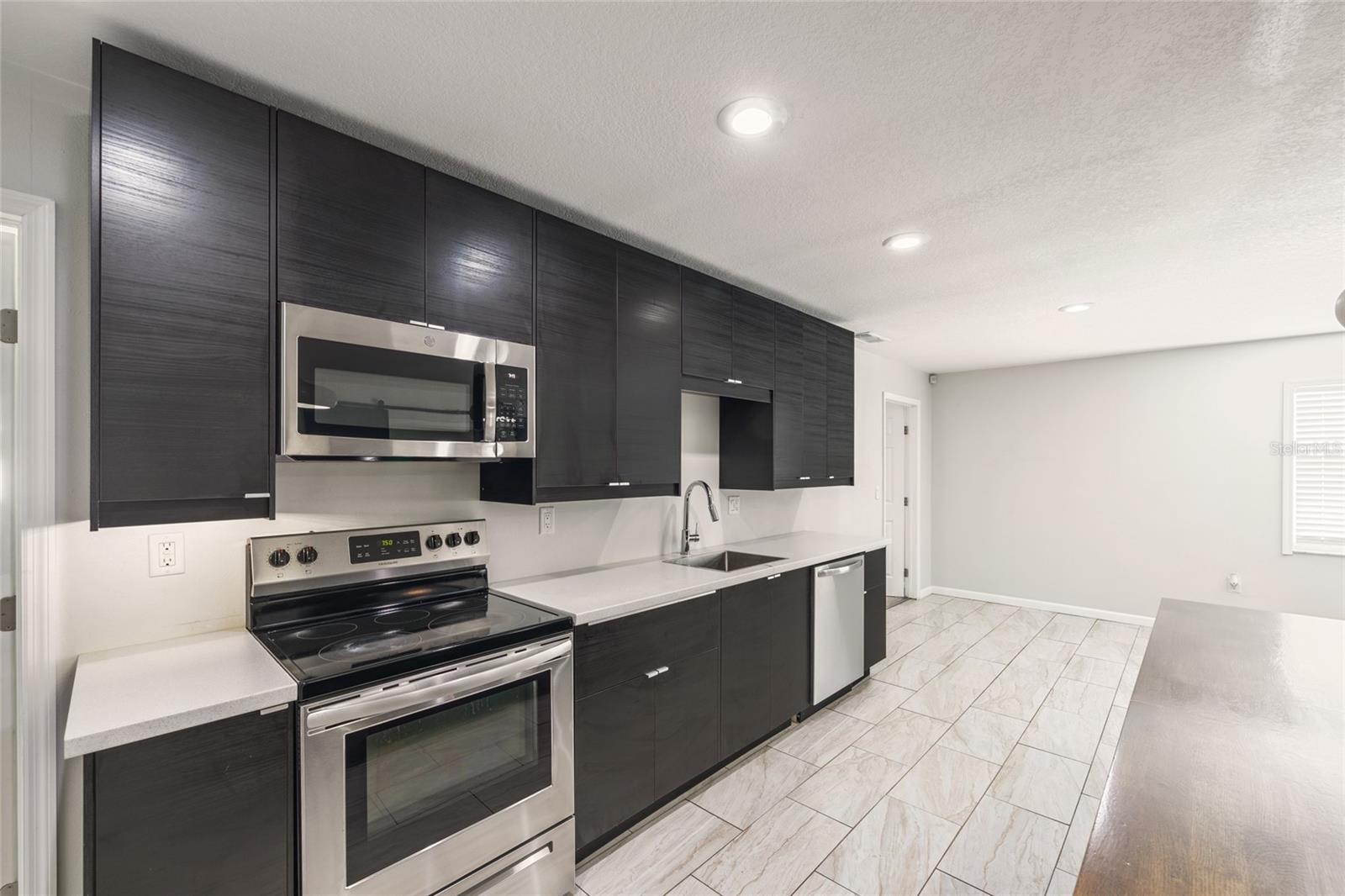 934 POINT VIEW LN, LAKELAND, FL, 33813