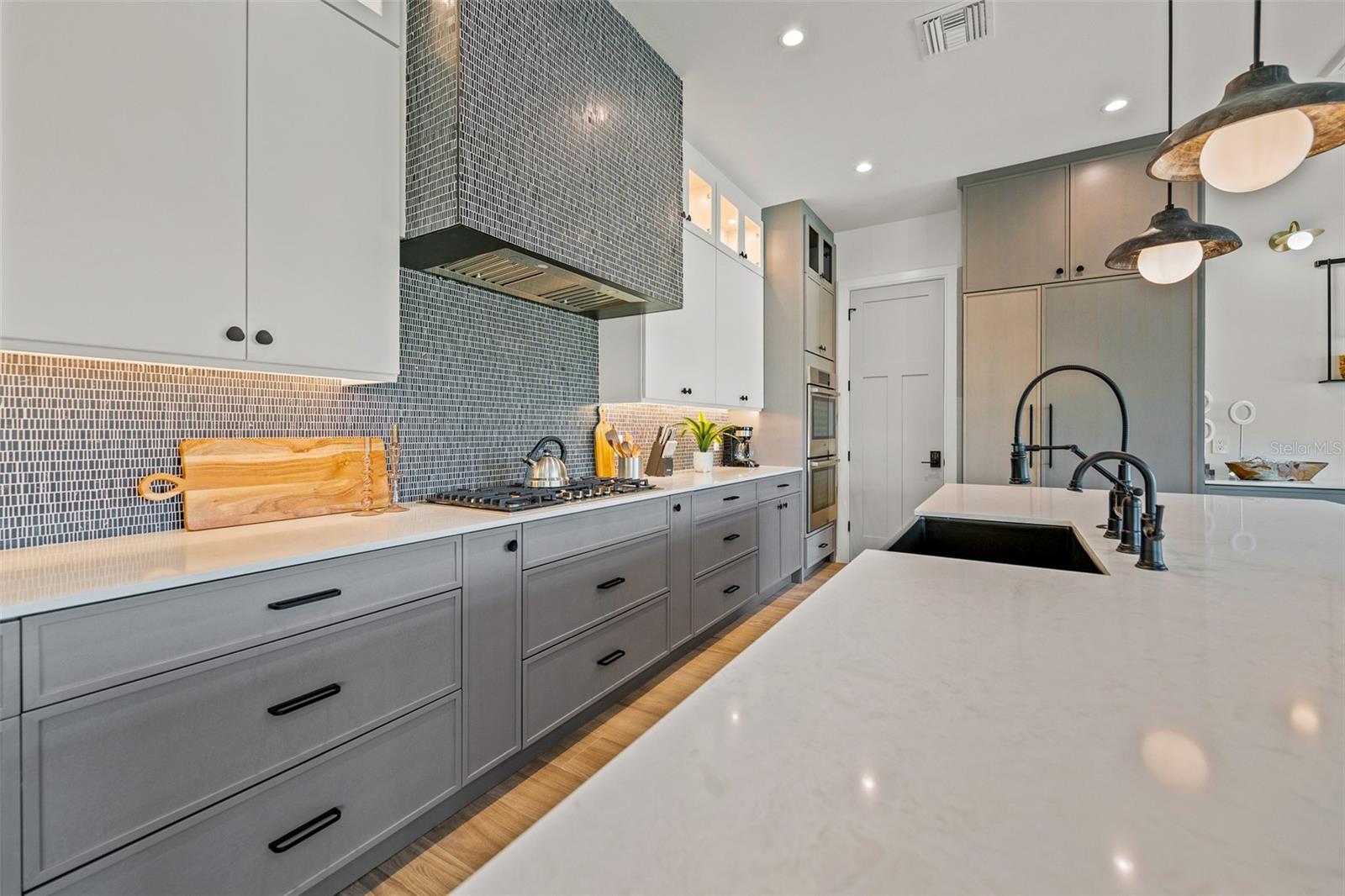 A4667829 Property Photo