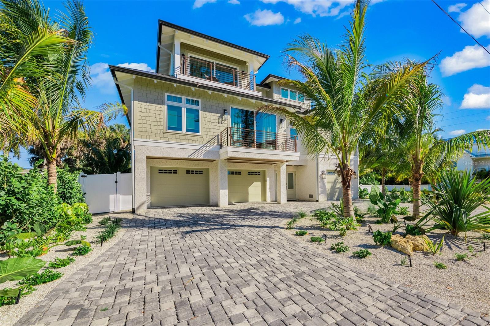 A4667829 Property Photo