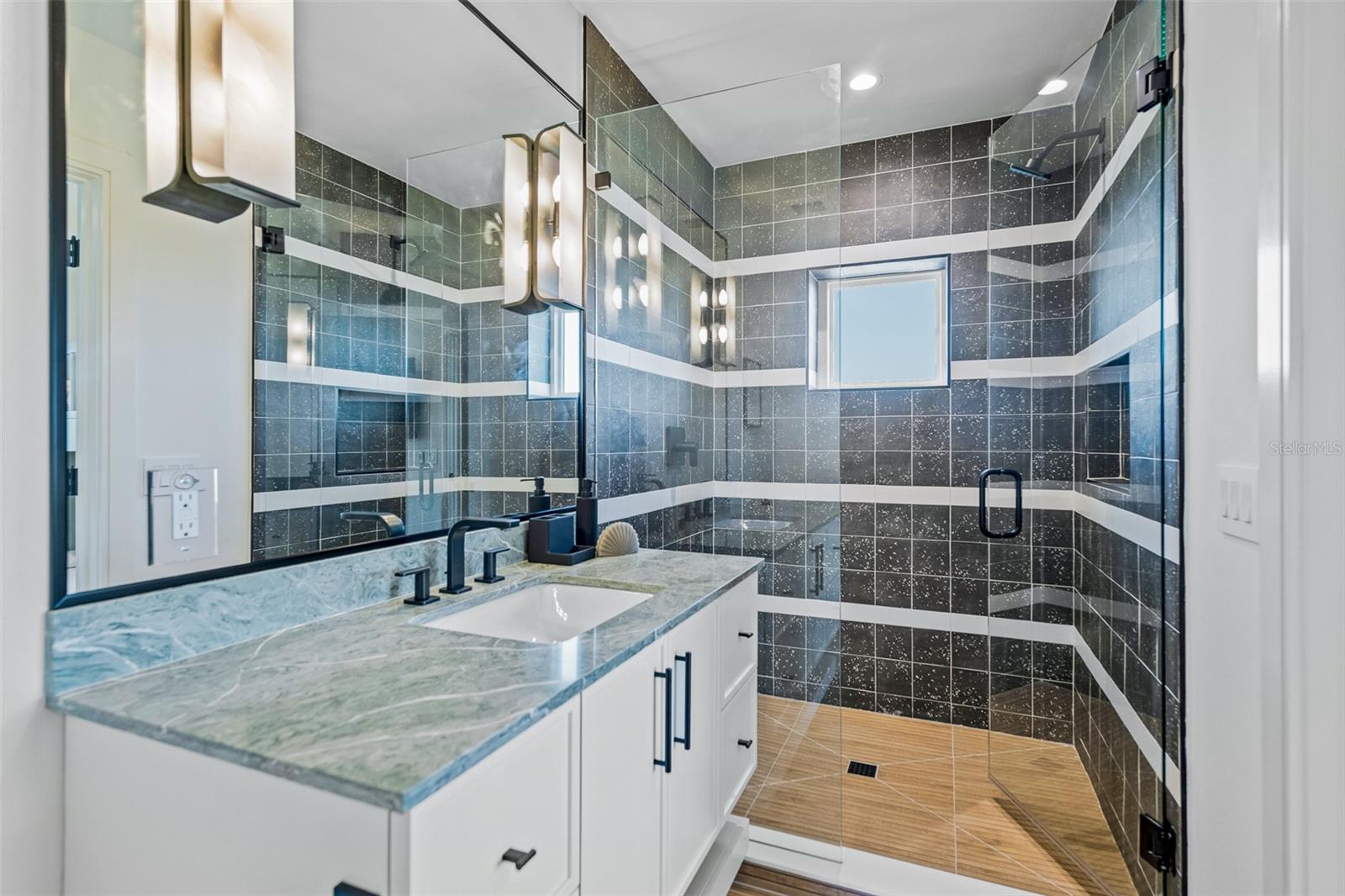 A4667829 Property Photo