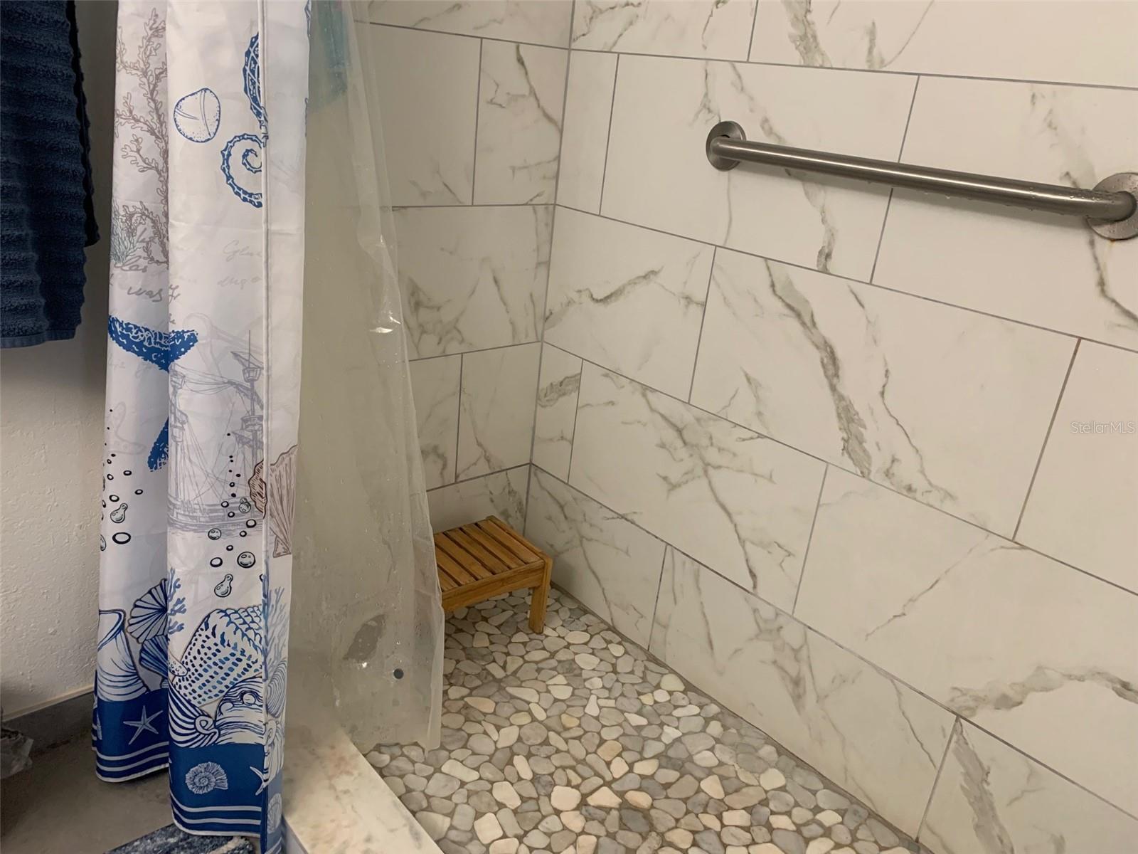 C7516033 Property Photo