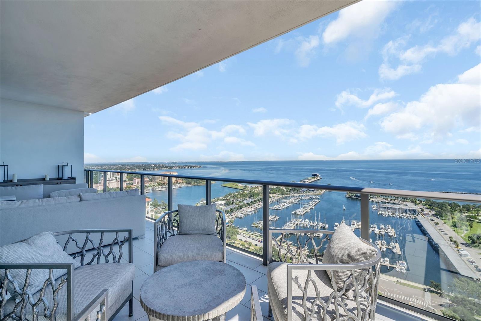 TB8435975 Property Photo