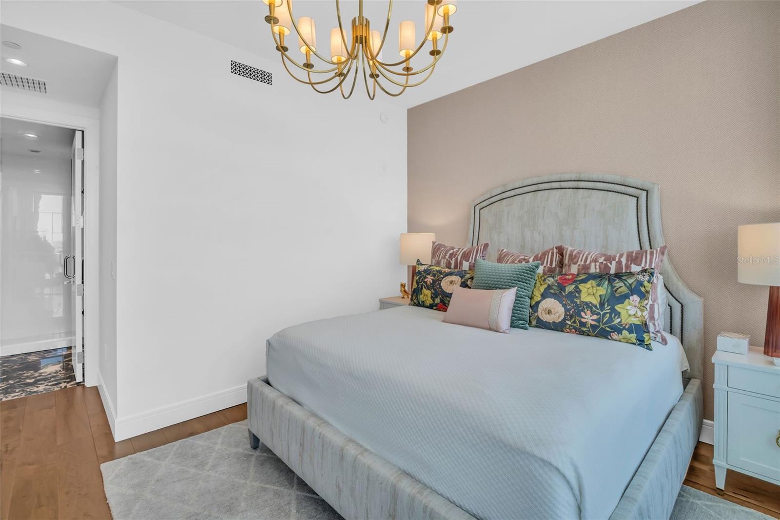 TB8435975 Property Photo