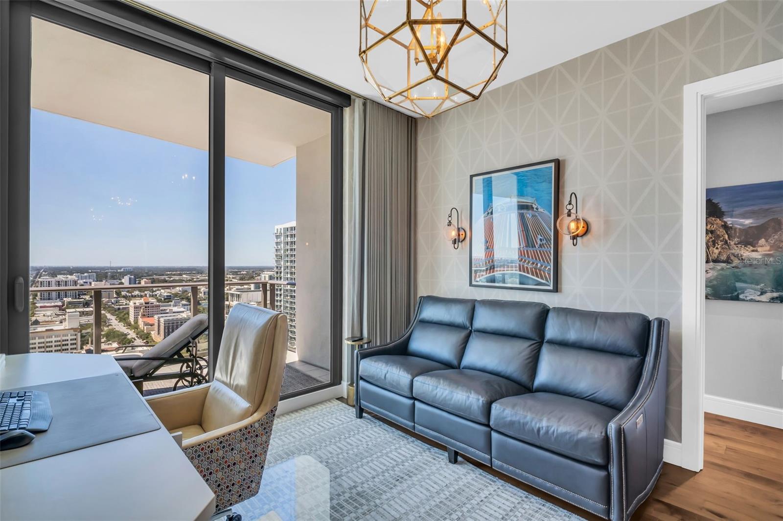 TB8435975 Property Photo