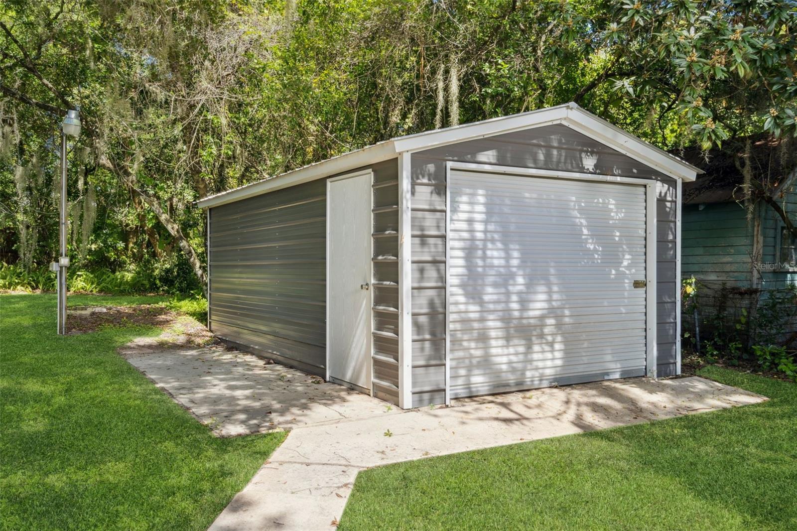 125 W VOORHIS AVE, DELAND, FL, 32720