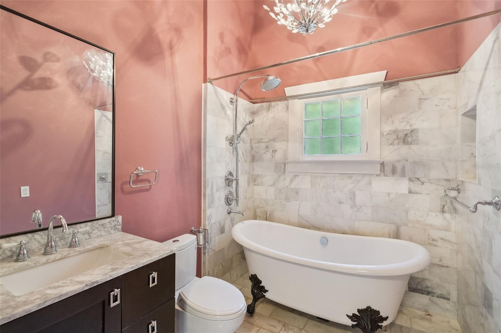 125 W VOORHIS AVE, DELAND, FL, 32720