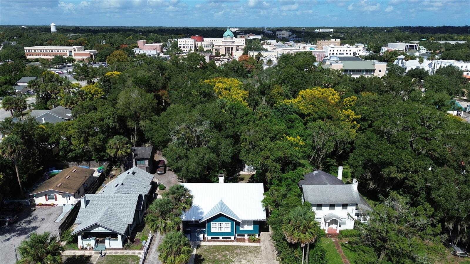 125 W VOORHIS AVE, DELAND, FL, 32720