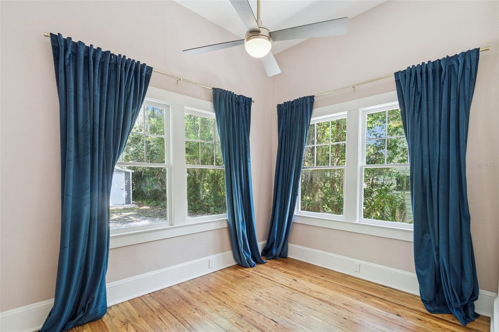 125 W VOORHIS AVE, DELAND, FL, 32720