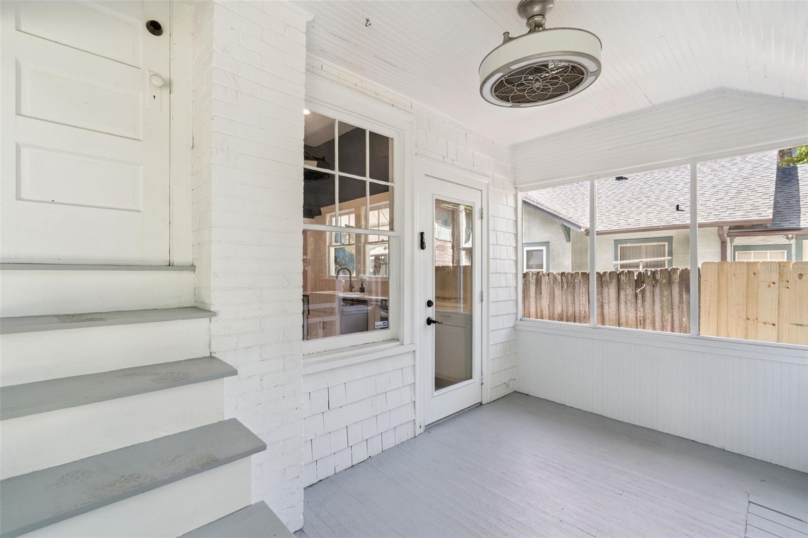 125 W VOORHIS AVE, DELAND, FL, 32720