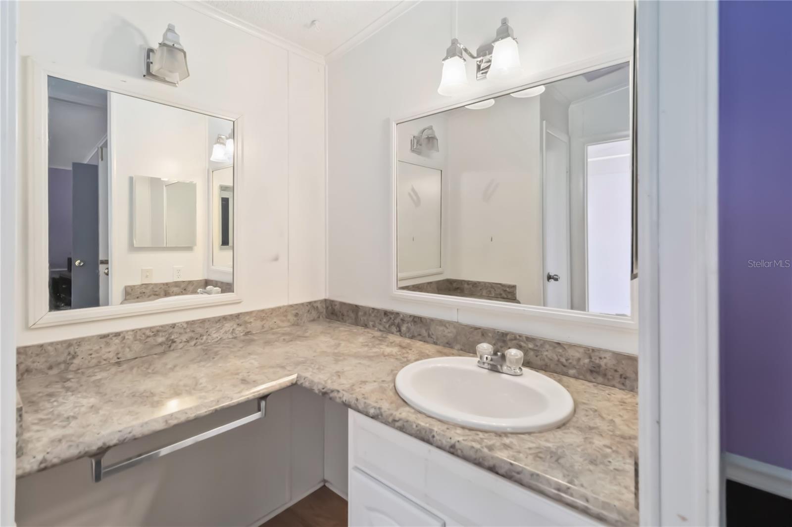 N6140924 Property Photo